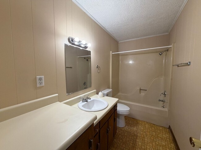 Photo - 956 Thompson Springs Rd SE