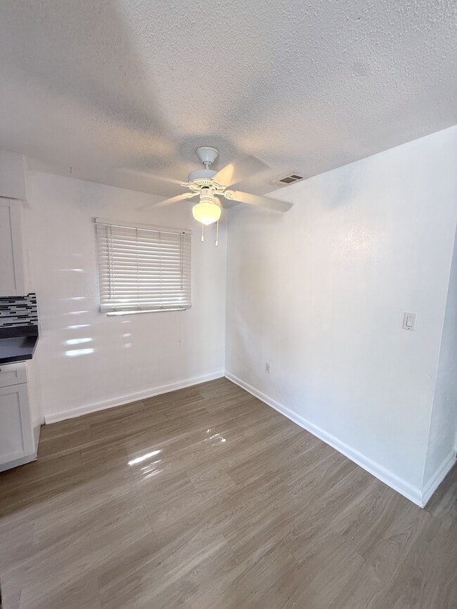 Photo - 29 E Spruce St