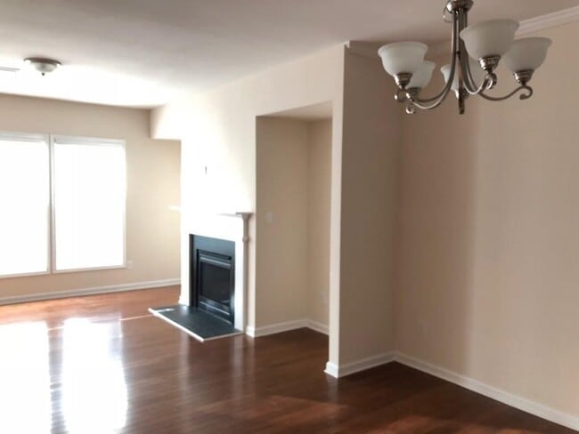 Photo - 2100 Greencrest Cir