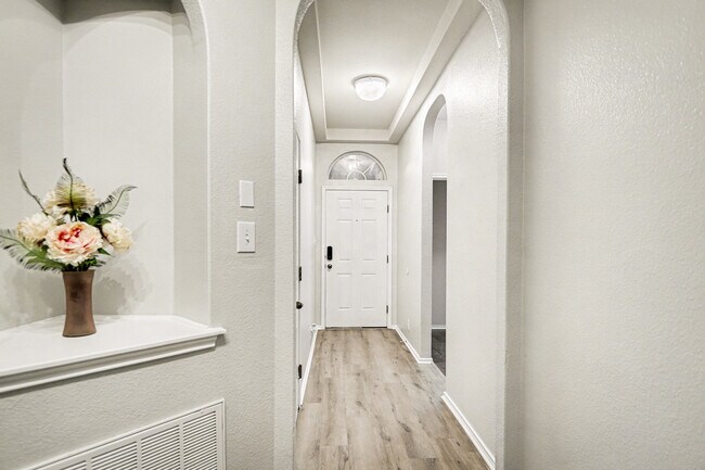 Photo - 6422 Oldham Cove