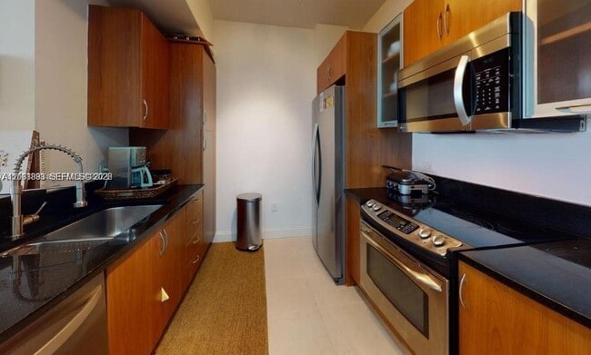 Photo - 18800 NE 29th Ave Unidad 405
