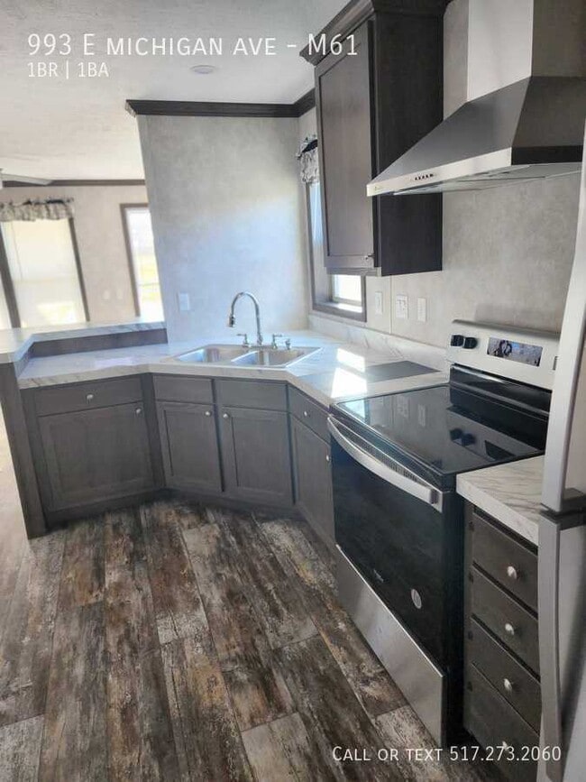Photo - 993 E Michigan Ave