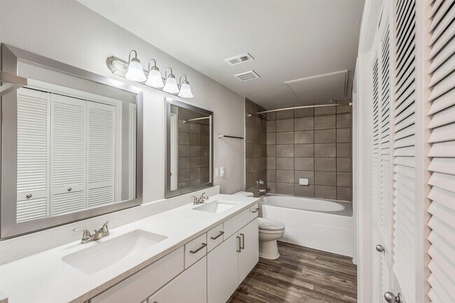 Photo - 19100 Glenwest Dr Unidad 932