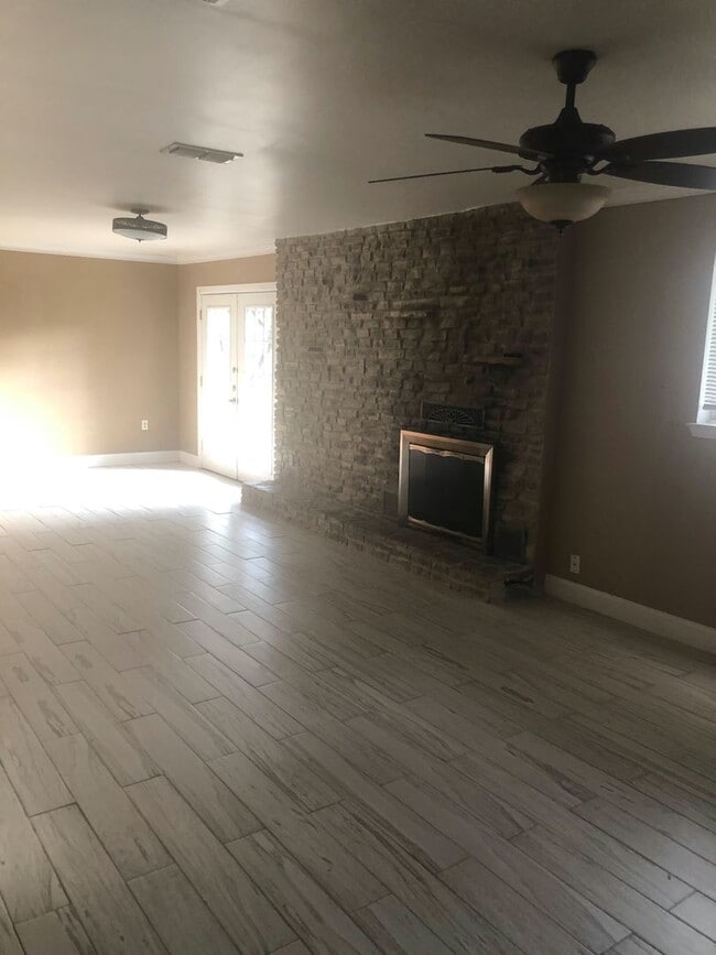 Photo - Nice Country living!