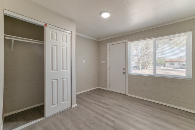 Photo - 1005 N Center Ave Unit Studio