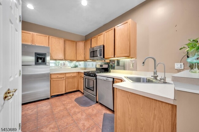 Photo - 111 Cardigan Ct