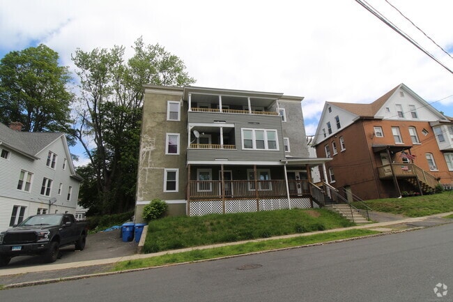 Building Photo - 92 Stewart St Unit 1 Rental