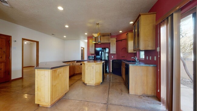 Photo - 6411 Consuelo Point St NE
