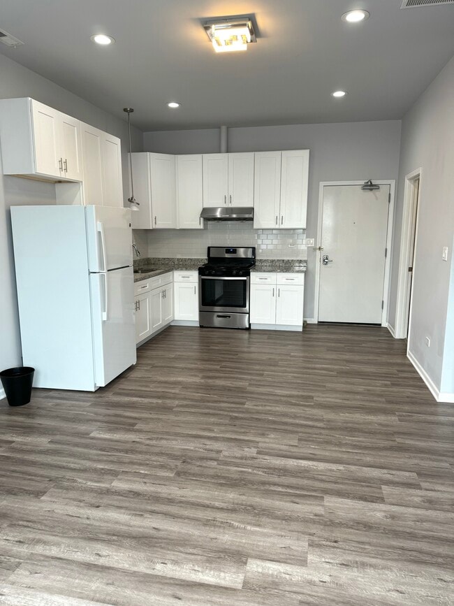 Photo - 2893 S Archer Ave Unit 3