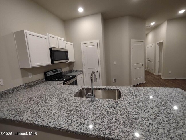 Photo - 2121 N Jayton Ave