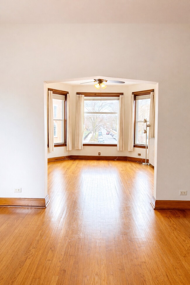 Photo - 2729 W Hirsch St Unidad 2