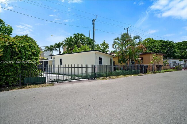 Photo - 2270 NE 135th Terrace