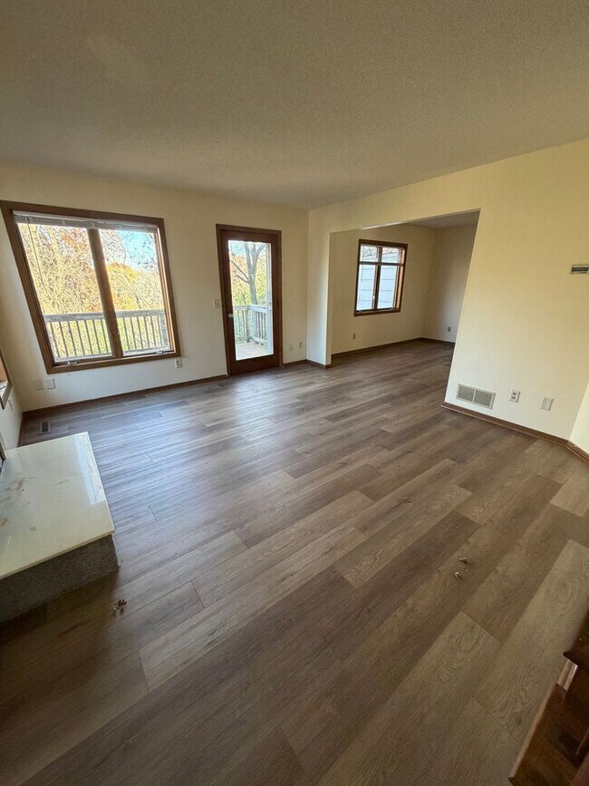 Photo - Great Eagan location-*3Bed*2.5Bath Freshly painted and new flooring throughout.