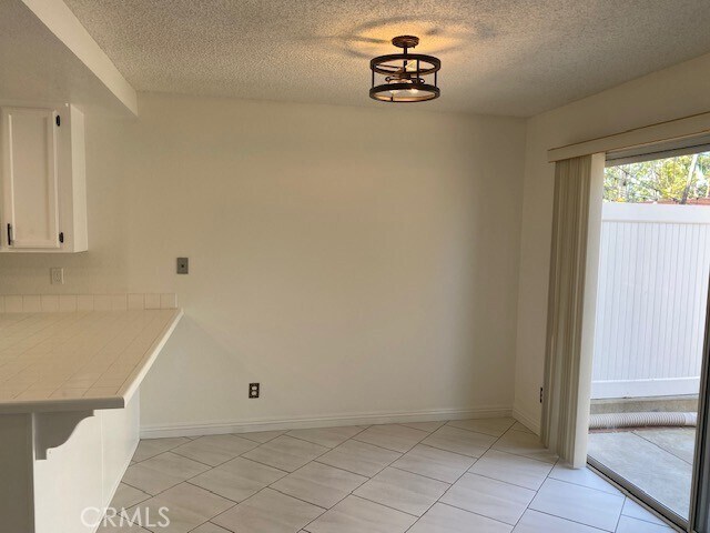 Photo - 26941 Stonehaven