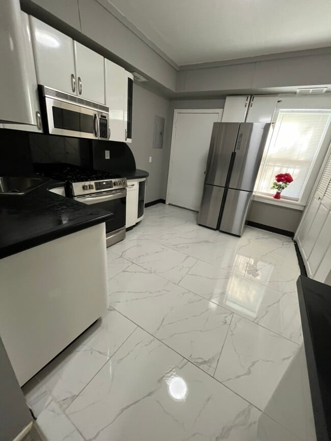 Photo - 1828 Reverend J J Walters Ave