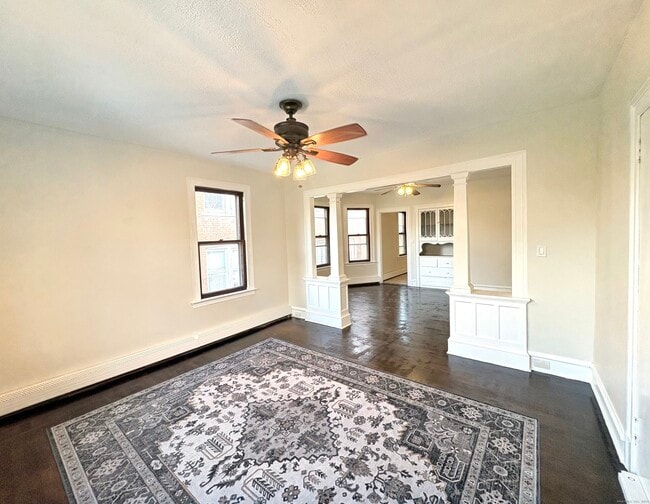 Building Photo - 72 Sterling St