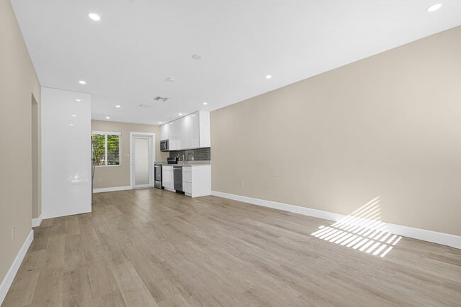 Building Photo - 11919 NE 8th Ave Rental