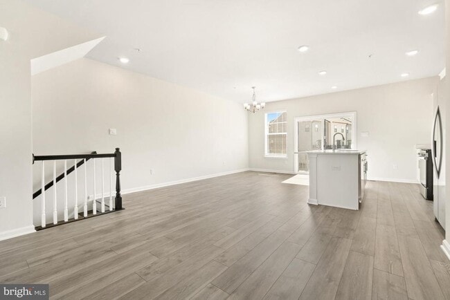 Photo - 450 Herringbone Wy