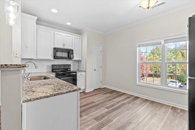 Photo - Spacious 3-Bedroom Townhome in Ganyard Farm