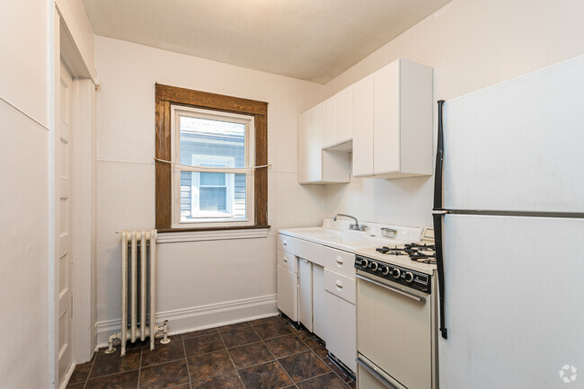 Building Photo - 346 S Goodman St Unit 2 Rental