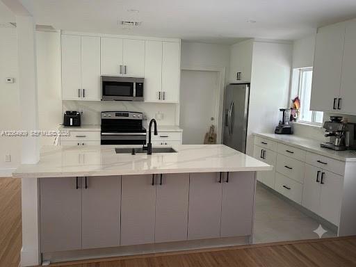 Photo - 460 San Servando Ave