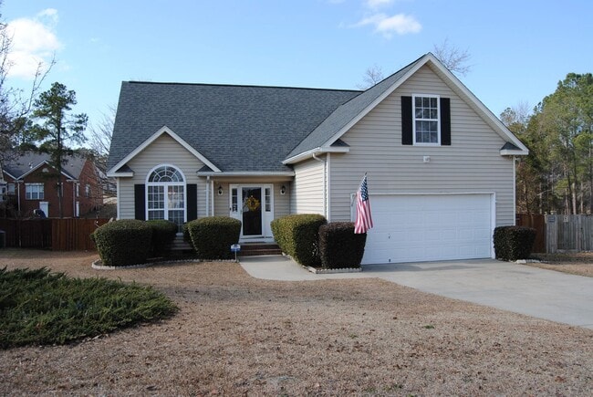 Building Photo - Wonderful Home in the Willow Lakes Community!