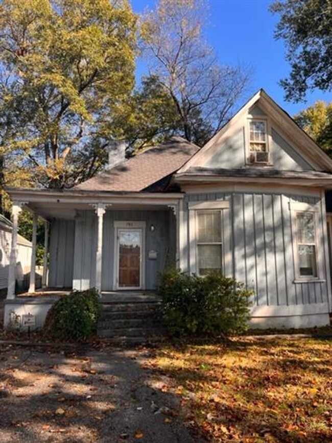 Spacious 4-Bedroom Home in Memphis-Comfort... - Spacious 4-Bedroom Home in Memphis-Comfort...