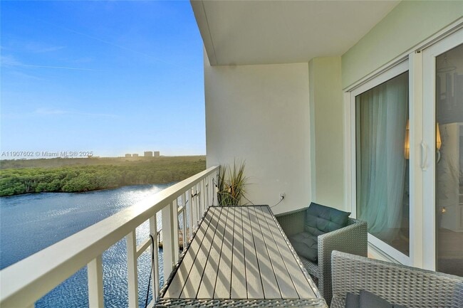 Photo - 500 Bayview Dr Unit 1018