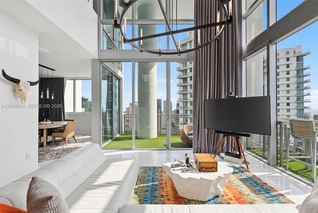 Photo - 90 SW 3rd St Unidad PH-12