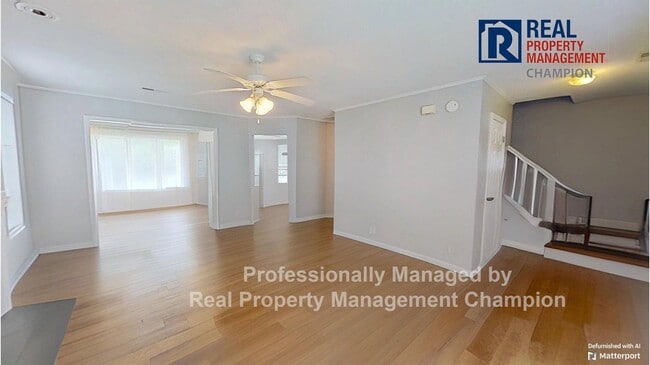 Photo - 4 BD/2.5 BA off Middle Sound Loop w/ Large...