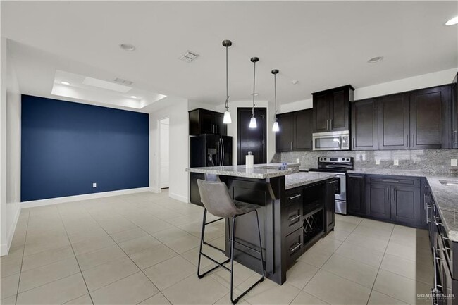 3412 S "M" St