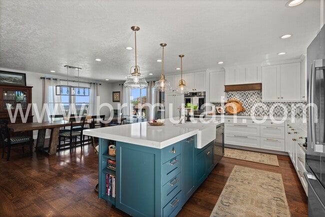 Photo - 772 E 2075 S