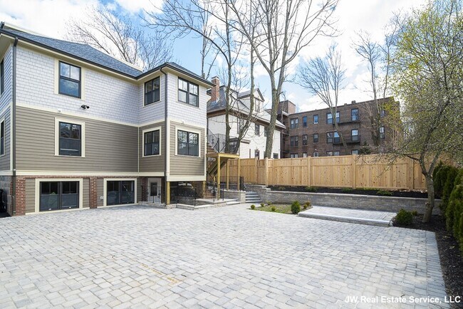 23 Winslow Rd
