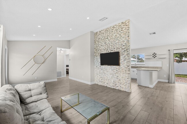 265 SW Dalton Cir