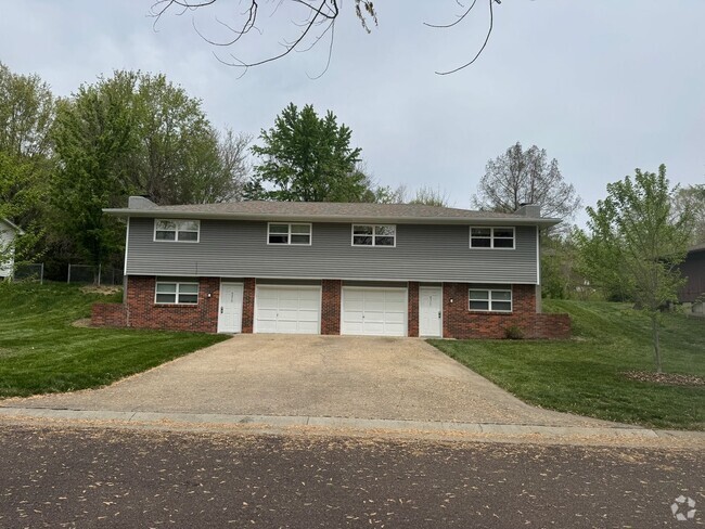 Building Photo - Totally remodeled/Second family room or po... Rental