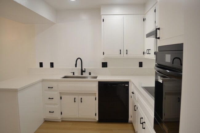 Kitchen - Huntington Sunset Rental
