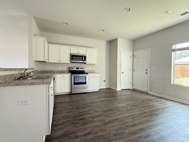 Photo - 4 Bedroom Home in Odenville