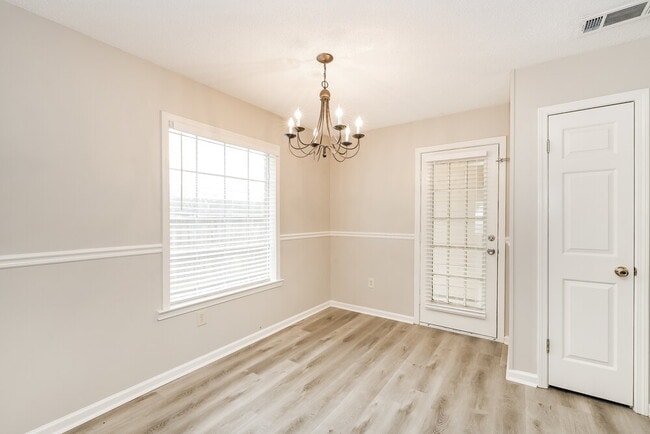 Photo - 1030 Nolan Ln