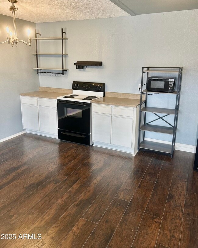 Photo - 1440 N Idaho Rd