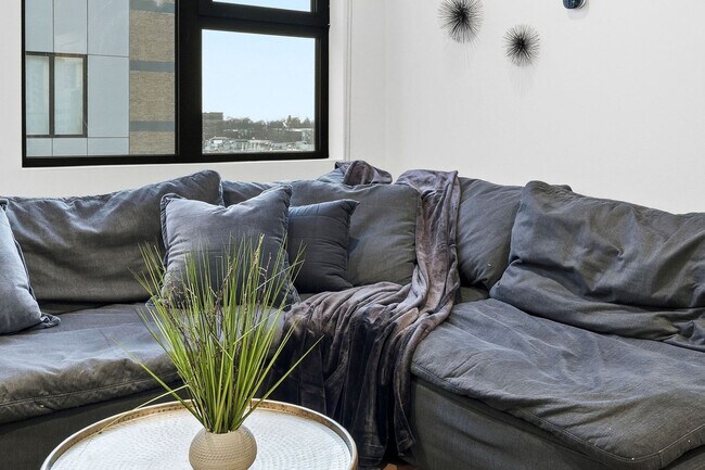 Photo - 6044 N Winthrop Ave Unit ID1372957P