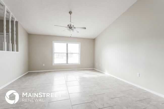 Photo - 604 Basingstoke Ct