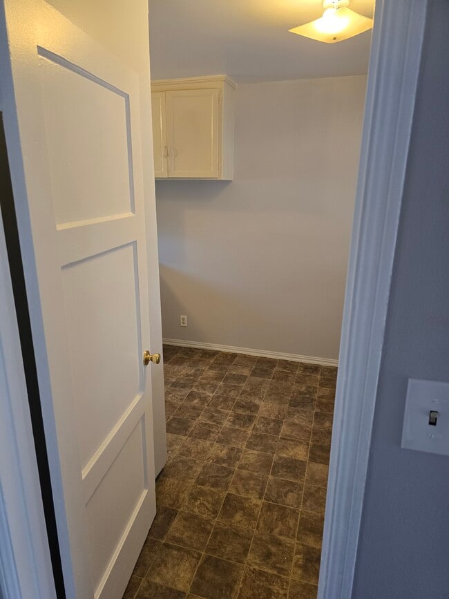 Photo - 8927 Reading Ave Unidad 8927 Reading Ave