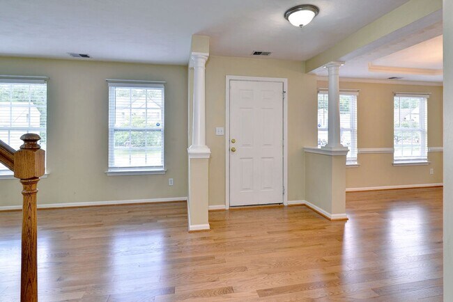 Photo - Spacious & Updated Hampton Home