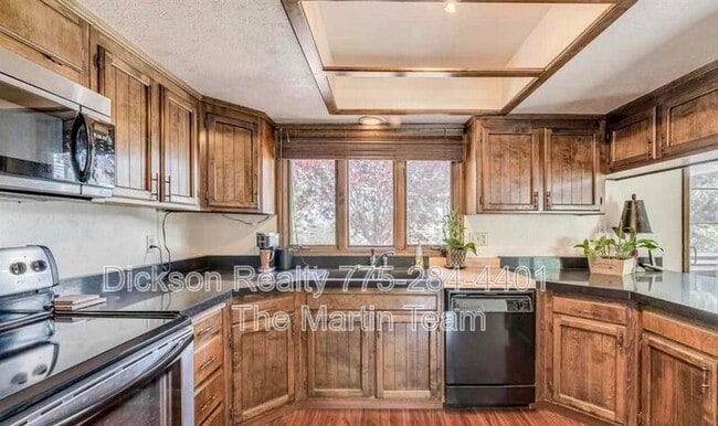 Photo - 4151 Tara St