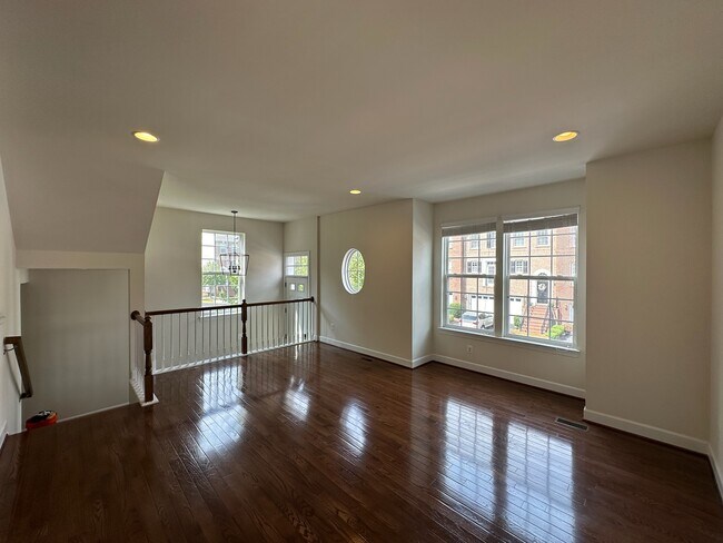 Photo - 20284 Center Brook Square