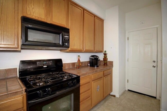 Photo - 2931 Logansport Way