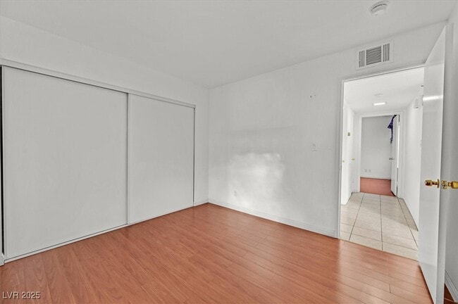 Building Photo - 4320 Gannet Cir Unit 116