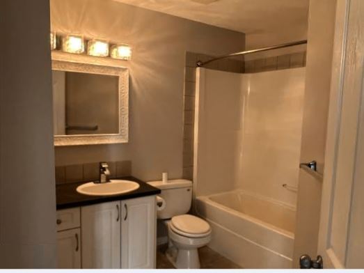 Photo - 3 Bedroom 2 Bath Detached House Unité 4