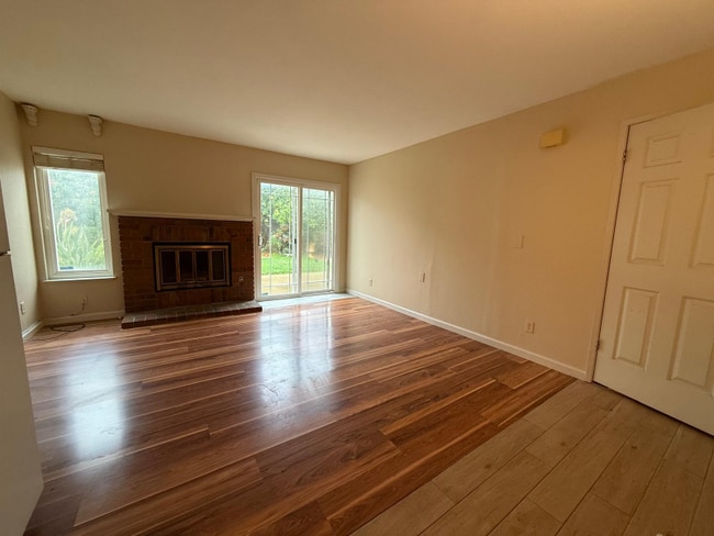 Photo - 2990 Reece Way Unit B