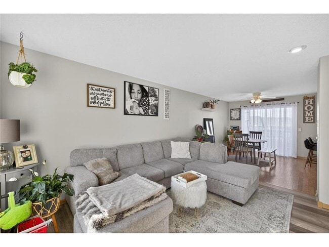 Photo - 742 Baylee Pl SW